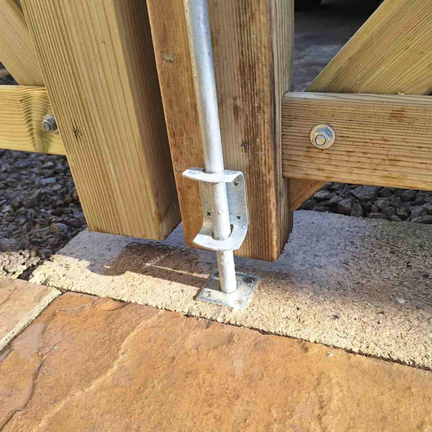 Drop Bolt/Garage Door Bolts 12" - Galvanised - Image 3